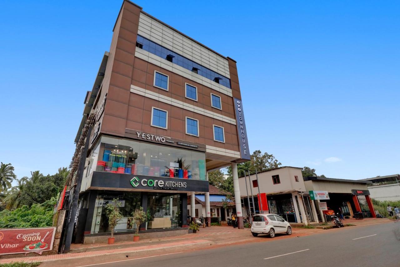 Oyo Townhouse 1070 Ramis Plaza Hotel Tullipurmbu Exterior foto