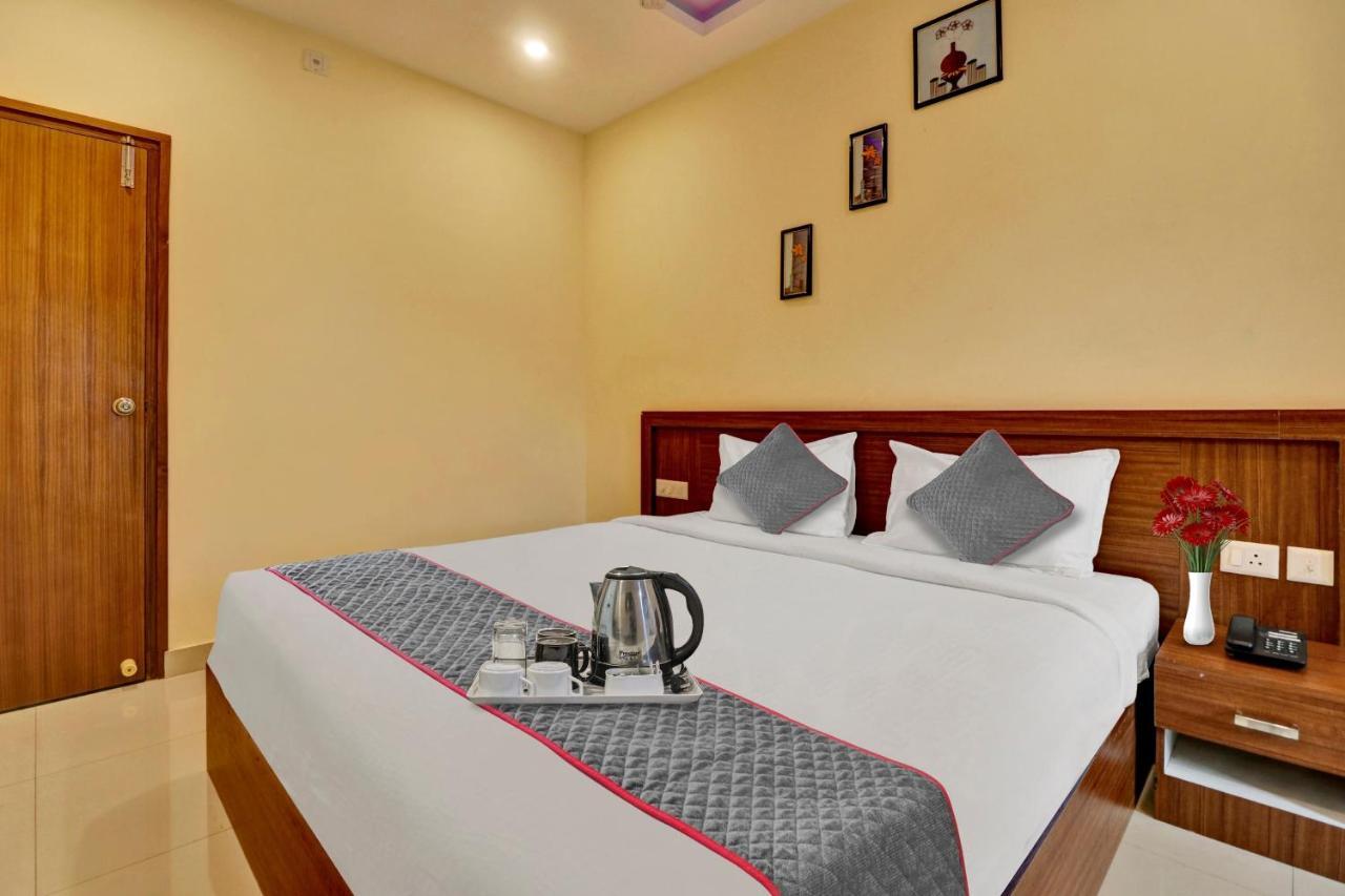 Oyo Townhouse 1070 Ramis Plaza Hotel Tullipurmbu Exterior foto